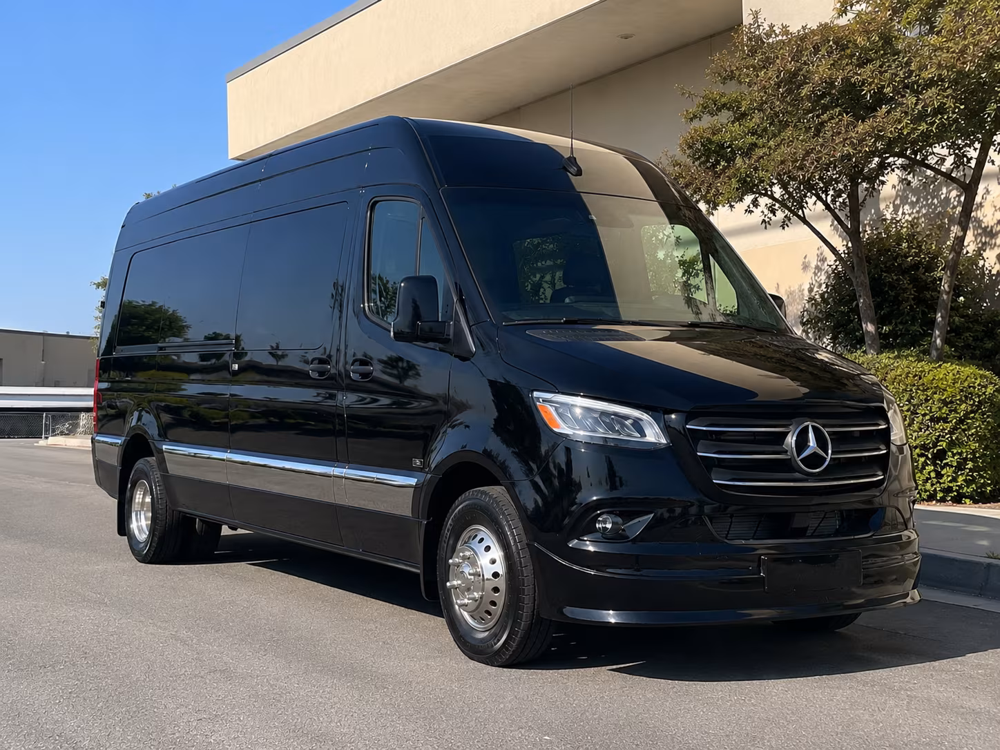 20 passenger sprinter van