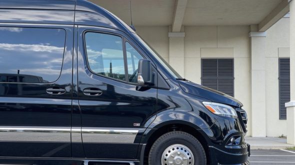 thousand oaks 12 passenger sprinter van